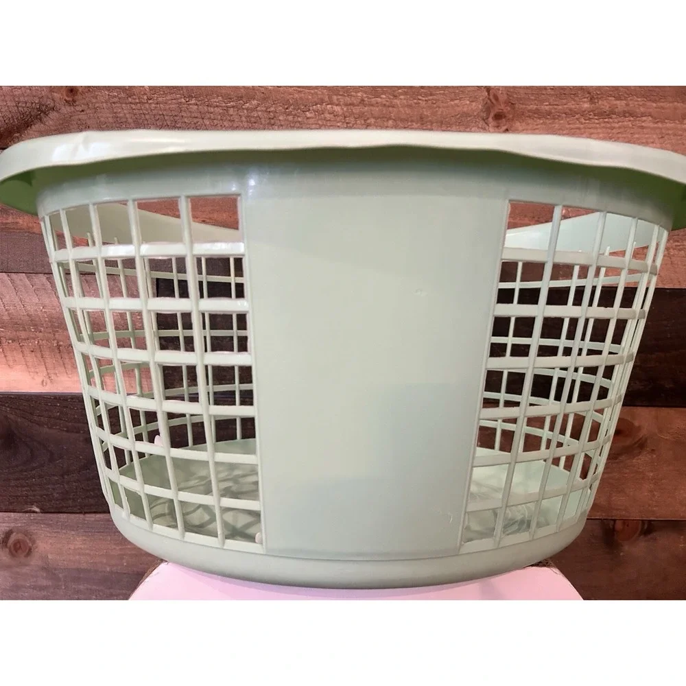 Vintage Tucker Retro Mint Green Plastic Chain-link Pattern Laundry Basket ‎ USA